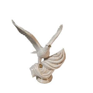 Vintage Lenox Fine Porcelain Eagle of Freedom Gold Tip Of Flag Missing